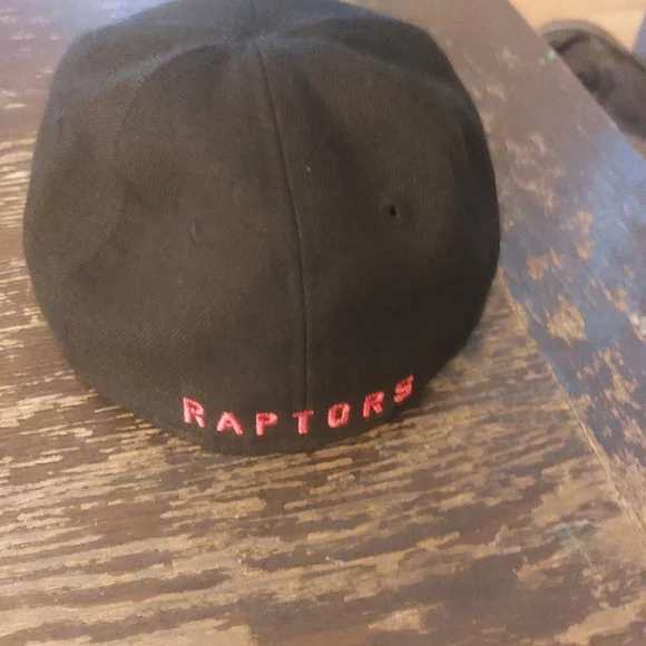 Infant Toronto Raptors hat - Picture 2 of 4